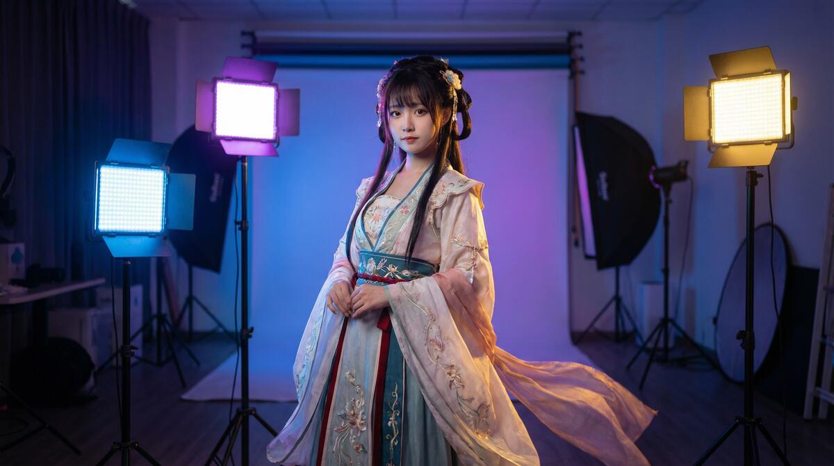 17c一起草文化研究者刘婷